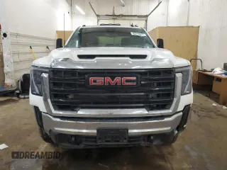 2024 GMC Sierra 3500HD Pro z VIN 1GT49SEY2RF404428, wystawiony jako Copart lot #42213915 z przebiegiem 37 243 mil mil oraz Szkoda całkowita • Salvage title. Historia ofert i sprzedaży dostępna na DreamBid. Obrazek 5.