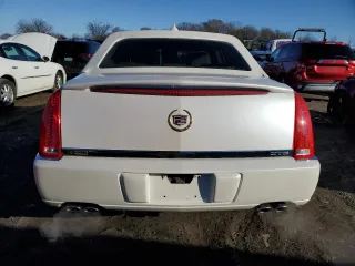 2011 Cadillac DTS z VIN 1G6KA5E6XBU109774, wystawiony jako Copart lot #45548595 z przebiegiem 90 356 mil mil oraz Szkoda całkowita • Salvage title. Historia ofert i sprzedaży dostępna na DreamBid. Obrazek 6.