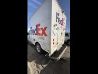 2013 Ford F-250 XL z VIN 1FDBF2B6XDEB43045, wystawiony jako IAAI lot #42511129 z przebiegiem 607 408 mil mil oraz . Historia ofert i sprzedaży dostępna na DreamBid. Obrazek 30.