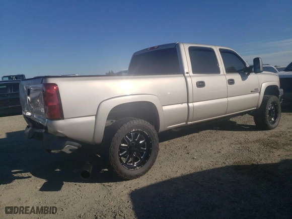 2006 Chevrolet Silverado 2500HD Work Truck with VIN 1GCHK23226F105683, listed as a Copart auction lot 45347785 with 162,219 mi miles and Salvage Title. Bid and sale history available at carsss.com. Image 3.