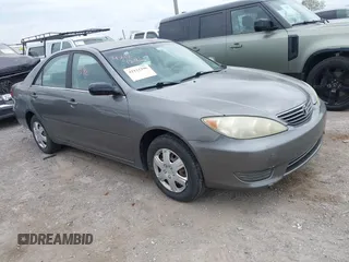 2006 Toyota Camry STD with VIN JTDBE30K063039692, listed as a IAAI auction lot 42121296 with 109,687 mi miles. Bid and sale history available at carsss.com. Image 1.