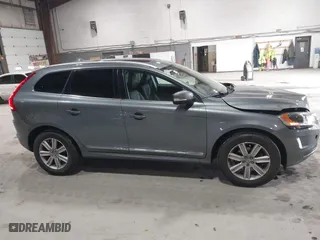 2017 Volvo XC60 Inscription with VIN YV440MRU1H2017062, listed as a IAAI auction lot 41723799 with 110,954 mi miles. Bid and sale history available at carsss.com. Image 13.