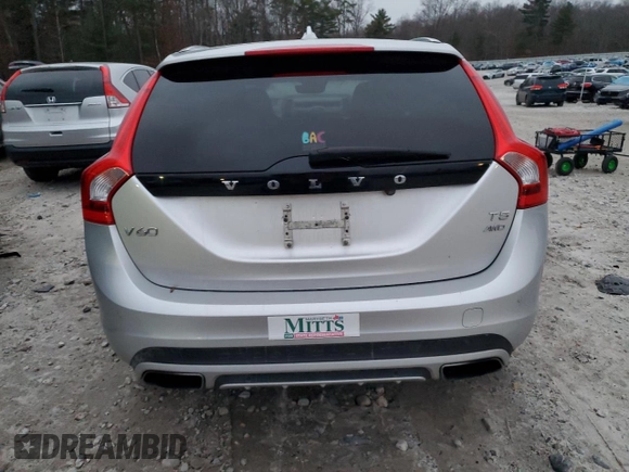 2018 Volvo V60 z VIN YV440MWK4J2056026, wystawiony jako Copart lot #83186344 z przebiegiem 45 495 mil mil oraz Szkoda całkowita • Salvage title. Historia ofert i sprzedaży dostępna na DreamBid. Obrazek 6.