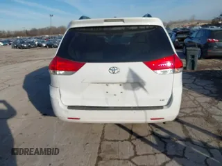 2014 Toyota Sienna LE AAS with VIN 5TDKK3DC2ES483679, listed as a IAAI auction lot 41547261 with 142,697 mi miles. Bid and sale history available at carsss.com. Image 17.