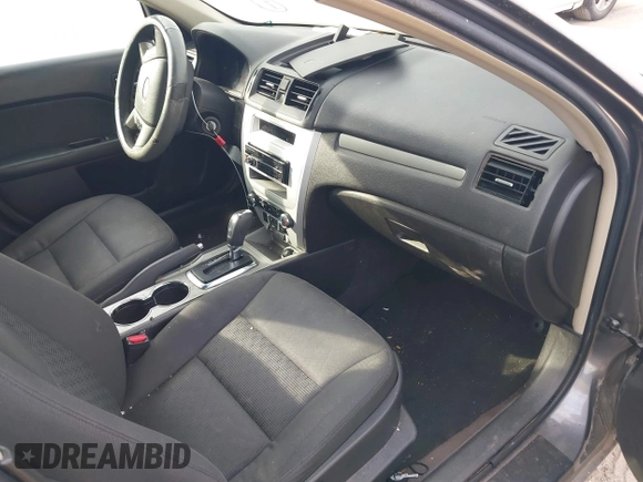 2011 Ford Fusion SE with VIN 3FAHP0HA8BR133433, listed as a IAAI auction lot 41820545 with 212,159 mi miles. Bid and sale history available at carsss.com. Image 5.