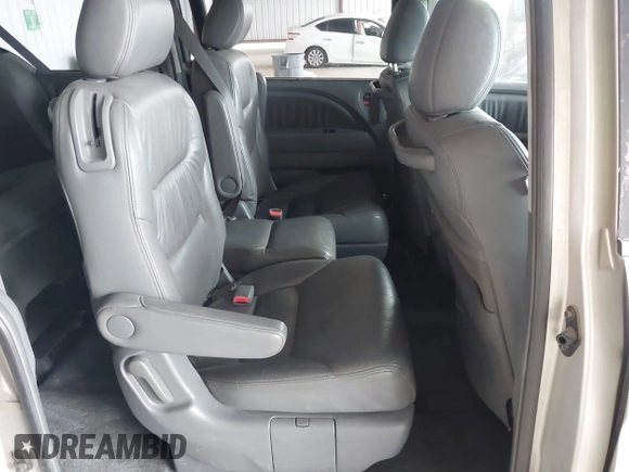 2005 Honda Odyssey EX-L with VIN 5FNRL38615B026205, listed as a IAAI auction lot 42128729 with 172,260 mi miles. Bid and sale history available at carsss.com. Image 8.