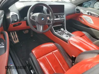 2024 BMW 8 Series M850i xDrive z VIN WBABC4C0XRCN56084, wystawiony jako Copart lot #86747974 z przebiegiem Nie podano mil oraz Szkody całkowita. Historia ofert i sprzedaży dostępna na DreamBid. Obrazek 8.