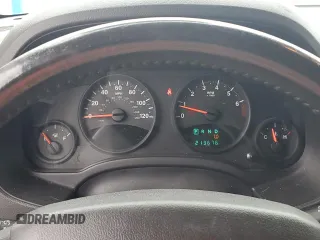 2010 Jeep Patriot Sport z VIN 1J4NF1GB2AD620340, wystawiony jako Copart lot #73360454 z przebiegiem 213 676 mil mil oraz Nie do naprawy • Non repairable. Historia ofert i sprzedaży dostępna na DreamBid. Obrazek 9.