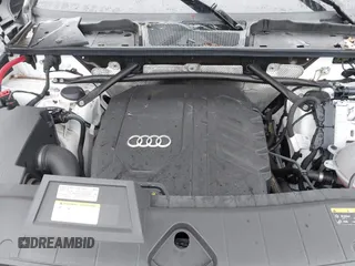 2023 Audi Q5 S line Premium Plus z VIN WA1EAAFY9P2089095, wystawiony jako IAAI lot #42263035 z przebiegiem 10 279 mil mil oraz . Historia ofert i sprzedaży dostępna na DreamBid. Obrazek 10.