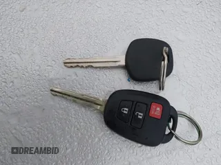 2018 Toyota RAV4 XLE z VIN JTMWFREV4JJ188776, wystawiony jako IAAI lot #41525603 z przebiegiem 110 743 mil mil oraz . Historia ofert i sprzedaży dostępna na DreamBid. Obrazek 11.