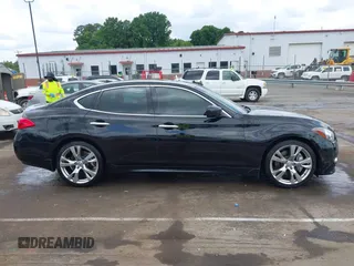 2013 Infiniti M z VIN JN1BY1AP2DM510855, wystawiony jako IAAI lot #42133328 z przebiegiem 189 445 mil mil oraz . Historia ofert i sprzedaży dostępna na DreamBid. Obrazek 13.