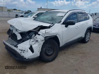 2021 Toyota RAV4 LE z VIN 2T3H1RFV8MW182801, wystawiony jako IAAI lot #42519435 z przebiegiem 44 932 mil mil oraz . Historia ofert i sprzedaży dostępna na DreamBid. Obrazek 17.