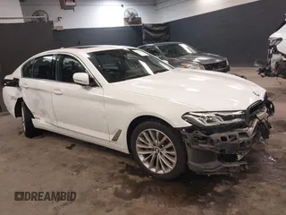 2021 BMW 5 Series 530i z VIN WBA53BH02MCF80188, wystawiony jako IAAI lot #41123753 z przebiegiem 72 730 mil mil oraz . Historia ofert i sprzedaży dostępna na DreamBid. Obrazek 1.