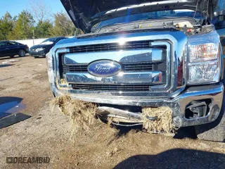2015 Ford Super Duty F-250 SRW Lariat with VIN 1FT7W2BT2FEA01422, listed as a IAAI auction lot 41281819 with 170,832 mi miles. Bid and sale history available at carsss.com. Image 6.