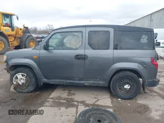 2011 Honda Element LX with VIN 5J6YH1H30BL001287, listed as a IAAI auction lot 42000725 with 207,016 mi miles and . Bid and sale history available at DreamBid. Image 15.