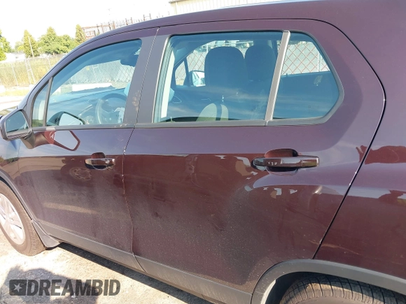 2020 Chevrolet Trax LS with VIN KL7CJKSB2LB352250, listed as a IAAI auction lot 40187405 with 49,543 mi miles and . Bid and sale history available at DreamBid. Image 15.