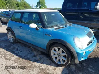 2002 MINI Hardtop S z VIN WMWRE33412TD50327, wystawiony jako IAAI lot #42352259 z przebiegiem 160 233 mil mil oraz . Historia ofert i sprzedaży dostępna na DreamBid. Obrazek 1.