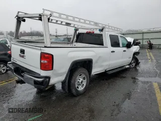 2018 GMC Sierra 2500HD z VIN 1GT12REG1JF126729, wystawiony jako Copart lot #84289454 z przebiegiem Nie podano mil oraz Szkoda całkowita • Salvage title. Historia ofert i sprzedaży dostępna na DreamBid. Obrazek 3.