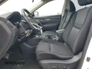 2017 Nissan Rogue SV z VIN JN8AT2MT9HW143571, wystawiony jako Copart lot #53751385 z przebiegiem 105 333 mil mil oraz Szkoda całkowita • Salvage title. Historia ofert i sprzedaży dostępna na DreamBid. Obrazek 7.