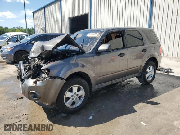 2012 Ford Escape XLS z VIN 1FMCU9C75CKB46512, wystawiony jako Copart lot #50629455 z przebiegiem Nie podano mil oraz Nie do naprawy • Non repairable. Historia ofert i sprzedaży dostępna na DreamBid. Obrazek 1.