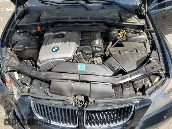 2006 BMW 3 Series 325i z VIN WBAVB13576PT24671, wystawiony jako Copart lot #56490285 z przebiegiem 99 604 mil mil oraz Szkoda całkowita • Salvage title. Historia ofert i sprzedaży dostępna na DreamBid. Obrazek 11.