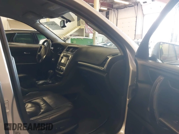 2015 GMC Acadia SLT with VIN 1GKKVRKD1FJ138460, listed as a IAAI auction lot 41500569 with 157,267 mi miles. Bid and sale history available at carsss.com. Image 5.