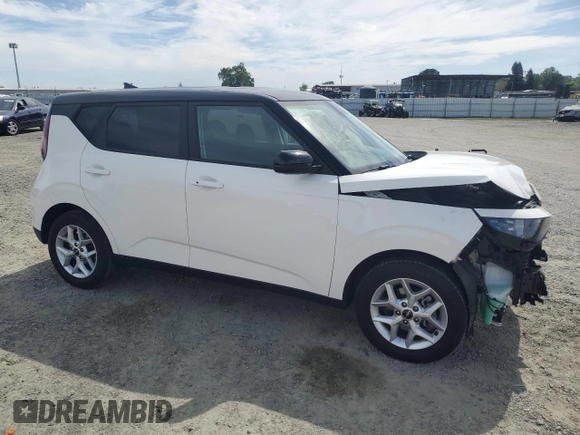 2023 Kia Soul S with VIN KNDJ23AU7P7190172, listed as a Copart auction lot 52931605 with 13,663 mi miles and Salvage Title. Bid and sale history available at carsss.com. Image 4.