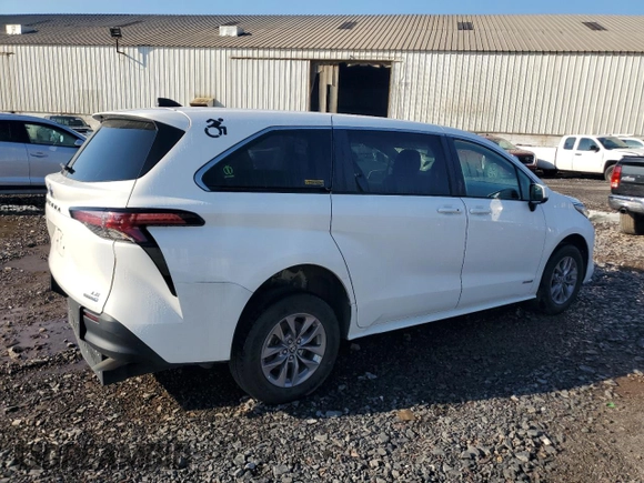 2021 Toyota Sienna LE with VIN 5TDKRKEC1MS044265, listed as a Copart auction lot 65246005 with 84,187 mi miles and Salvage title. Bid and sale history available at DreamBid. Image 3.