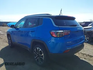 2022 Jeep Compass Limited with VIN 3C4NJDCB7NT185777, listed as a IAAI auction lot 41952891 with 28,820 mi miles and . Bid and sale history available at DreamBid. Image 3.