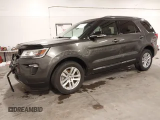 2018 Ford Explorer XLT z VIN 1FM5K8D83JGB43172, wystawiony jako IAAI lot #42337827 z przebiegiem 113 730 mil mil oraz . Historia ofert i sprzedaży dostępna na DreamBid. Obrazek 2.