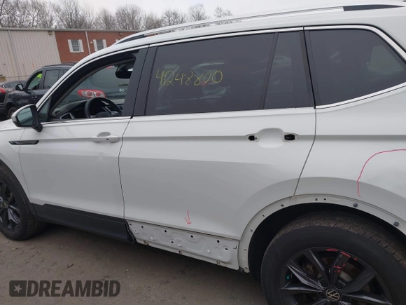 2022 Volkswagen Tiguan SE z VIN 3VV2B7AX9NM029204, wystawiony jako IAAI lot #41248800 z przebiegiem 24 450 mil mil oraz . Historia ofert i sprzedaży dostępna na DreamBid. Obrazek 15.