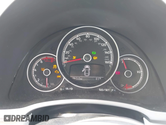 2019 Volkswagen Beetle S с VIN 3VW5DAAT1KM500920, выставлен на аукционе IAAI как лот 42401666 с пробегом Не указан миль и . История ставок и продаж доступна на DreamBid. Изображение 7.
