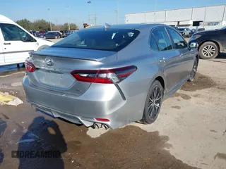 2021 Toyota Camry SE Nightshade with VIN 4T1G11AK7MU414517, listed as a IAAI auction lot 41669936 with 153,580 mi miles. Bid and sale history available at carsss.com. Image 4.
