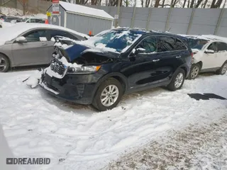2019 Kia Sorento LX V6 with VIN 5XYPGDA5XKG558947, listed as a IAAI auction lot 41374034 with 47,389 mi miles. Bid and sale history available at carsss.com. Image 2.