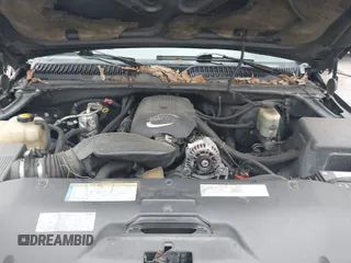 2001 Chevrolet Silverado 1500 LS with VIN 1GCEK19T11E256199, listed as a IAAI auction lot 42088180 with 253,252 mi miles. Bid and sale history available at carsss.com. Image 10.