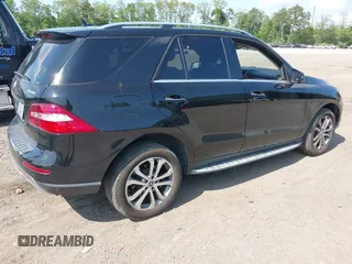 2013 Mercedes-Benz M 350 with VIN 4JGDA5HB1DA111038, listed as a IAAI auction lot 42410566 with 125,136 mi miles and . Bid and sale history available at DreamBid. Image 4.