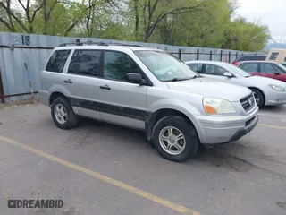 2005 Honda Pilot LX with VIN 2HKYF18105H556470, listed as a IAAI auction lot 42094372 with 266,089 mi miles. Bid and sale history available at carsss.com. Image 1.
