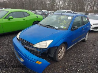 2000 Ford Focus ZX3 with VIN 3FAFP3131YR254186, listed as a IAAI auction lot 42049619 with Not provided miles and . Bid and sale history available at DreamBid. Image 2.