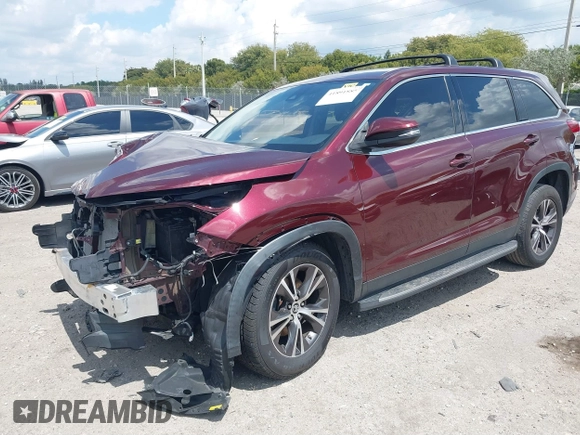 2019 Toyota Highlander LE z VIN 5TDZARFH5KS054593, wystawiony jako IAAI lot #41891885 z przebiegiem 131 351 mil mil oraz . Historia ofert i sprzedaży dostępna na DreamBid. Obrazek 2.