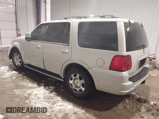 2006 Lincoln Navigator Luxury with VIN 5LMFU27536LJ20869, listed as a IAAI auction lot 41305859 with 166,845 mi miles. Bid and sale history available at carsss.com. Image 3.
