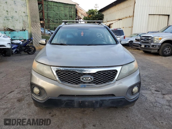 2011 Kia Sorento EX with VIN 5XYKU4A29BG022757, listed as a Copart auction lot 56563724 with 113,211 mi miles and Clean Title. Bid and sale history available at carsss.com. Image 5.