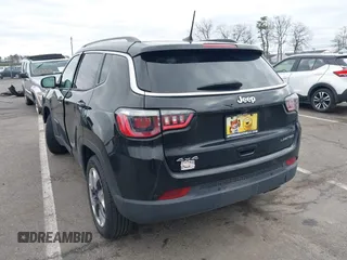 2018 Jeep Compass Limited with VIN 3C4NJDCB8JT307296, listed as a IAAI auction lot 41747374 with 110,499 mi miles. Bid and sale history available at carsss.com. Image 3.