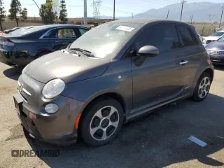 2017 FIAT 500e z VIN 3C3CFFGE1HT598411, wystawiony jako Copart lot #58774295 z przebiegiem 73 573 mil mil oraz Czysty tytuł • Clean title. Historia ofert i sprzedaży dostępna na DreamBid. Obrazek 1.