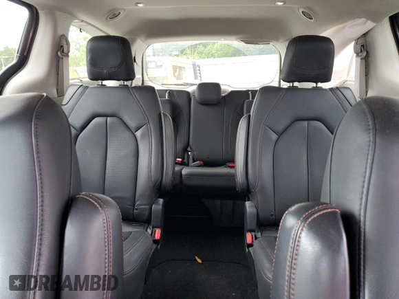 2020 Chrysler Pacifica Touring L z VIN 2C4RC1BG0LR137402, wystawiony jako Copart lot #58410145 z przebiegiem 52 050 mil mil oraz Nie do naprawy • Non repairable. Historia ofert i sprzedaży dostępna na DreamBid. Obrazek 10.