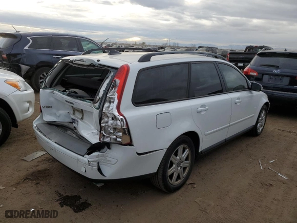 2007 Volvo V50 2.4L with VIN YV1MW382472289447, listed as a Copart auction lot 79898613 with 157,088 mi miles and Salvage Title. Bid and sale history available at carsss.com. Image 3.