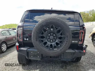 2024 GMC Hummer EV 2X with VIN 1GKB0NDE0RU109550, listed as a Copart auction lot 52746425 with 5,426 mi miles and Salvage Title. Bid and sale history available at carsss.com. Image 6.