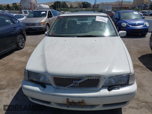 1999 Volvo S70 z VIN YV1LS56D8X1565934, wystawiony jako IAAI lot #42181658 z przebiegiem 172 783 mil mil oraz . Historia ofert i sprzedaży dostępna na DreamBid. Obrazek 6.