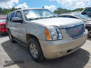 2007 GMC Yukon SLT z VIN 1GKFK13097J295226, wystawiony jako IAAI lot #42522316 z przebiegiem 238 472 mil mil oraz . Historia ofert i sprzedaży dostępna na DreamBid. Obrazek 1.