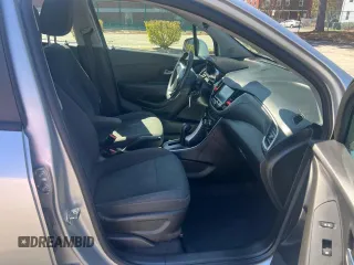 2017 Chevrolet Trax LS with VIN KL7CJKSB1HB057485, listed as a Copart auction lot 55684685 with 117,445 mi miles and Clean Title. Bid and sale history available at carsss.com. Image 5.