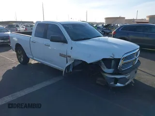 2016 Ram 1500 Big Horn z VIN 1C6RR6GT1GS311765, wystawiony jako IAAI lot #41447848 z przebiegiem 201 586 mil mil oraz . Historia ofert i sprzedaży dostępna na DreamBid. Obrazek 1.